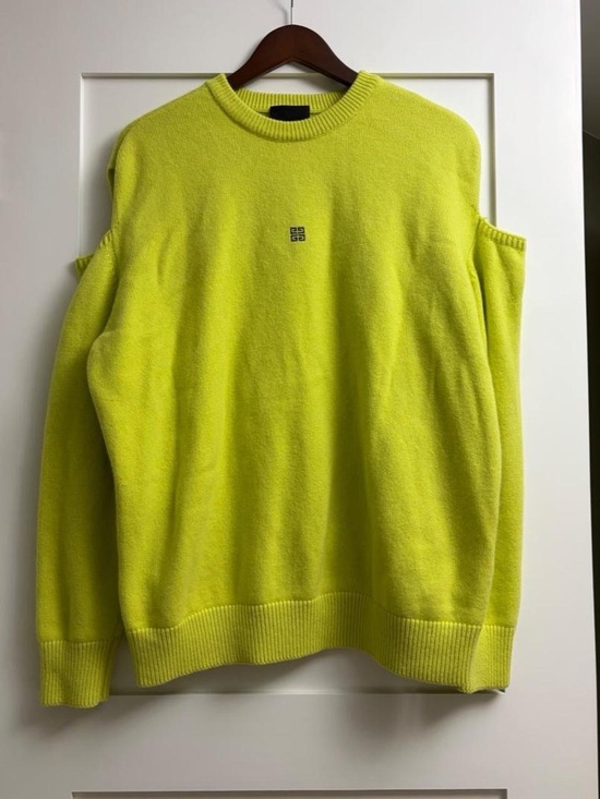 Givenchy Sweaters - Givenchy 4g Cold Shoulder Wool & Cashmere Sweater